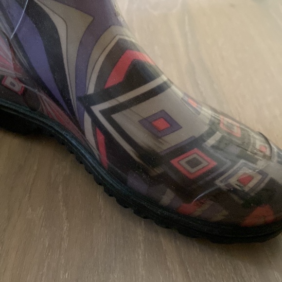 Emilio Pucci rainboots. - Picture 10 of 13